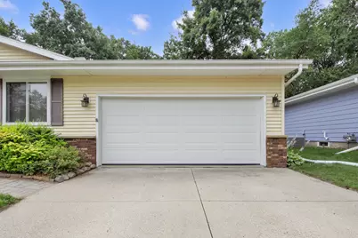 1827  Creek Rd, West Bend, WI 53090 - Photo 31