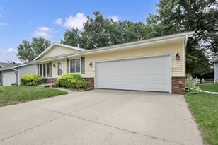 1827 Creek Rd, West Bend, WI 53090 - Photo 29