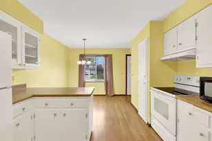1827 Creek Rd, West Bend, WI 53090 - Photo 15