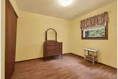 1827  Creek Rd, West Bend, WI 53090 - Photo 17