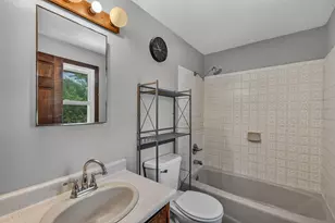 10404 W Darnel Ave, Milwaukee, WI 53224 - Photo 17