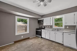 10404 W Darnel Ave, Milwaukee, WI 53224 - Photo 9