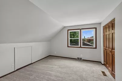 10404 W Darnel St, Milwaukee, WI 53224 - Photo 15