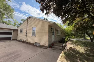 5713 W Calumet Rd, Milwaukee, WI 53223 - Photo 5