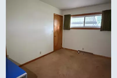 5713 W Calumet Rd, Milwaukee, WI 53223 - Photo 29