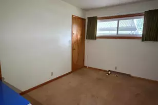 5713 W Calumet Rd, Milwaukee, WI 53223 - Photo 29