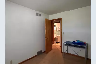 5713 W Calumet Rd, Milwaukee, WI 53223 - Photo 33