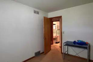 5713 W Calumet Rd, Milwaukee, WI 53223 - Photo 33
