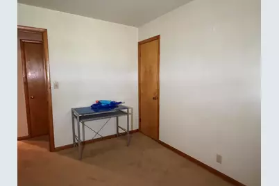 5713 W Calumet Rd, Milwaukee, WI 53223 - Photo 31