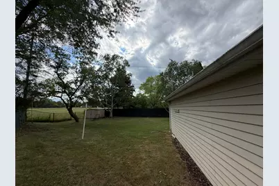 5713 W Calumet Rd, Milwaukee, WI 53223 - Photo 13