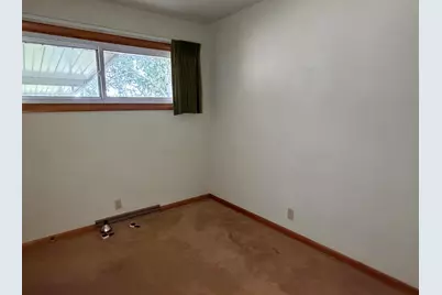 5713 W Calumet Rd, Milwaukee, WI 53223 - Photo 35