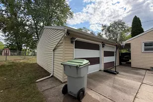 5713 W Calumet Rd, Milwaukee, WI 53223 - Photo 9