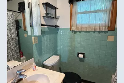 5713 W Calumet Rd, Milwaukee, WI 53223 - Photo 37