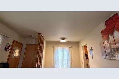 5713 W Calumet Rd, Milwaukee, WI 53223 - Photo 25