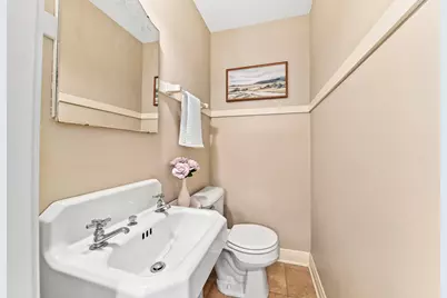 2746 N 73rd St, Wauwatosa, WI 53210 - Photo 15