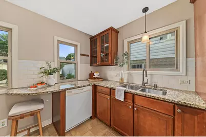 2746 N 73rd St, Wauwatosa, WI 53210 - Photo 13