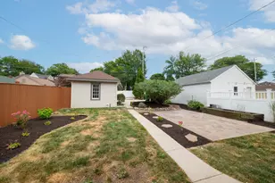 2746 N 73rd St, Wauwatosa, WI 53210 - Photo 27