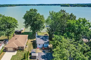 2531 Lakeshore Dr, Racine, WI 53139 - Photo 3