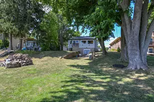 2531 Lakeshore Dr, Racine, WI 53139 - Photo 41