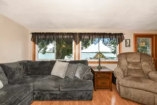 2531 Lakeshore Dr, Racine, WI 53139 - Photo 11
