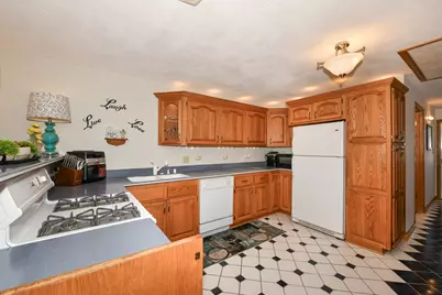 2531  Lakeshore Dr, Racine, WI 53139 - Photo 15