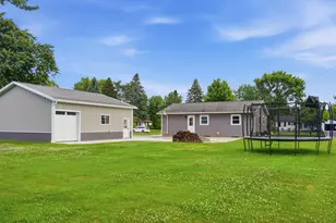 10579 S Barton Rd, Oak Creek, WI 53154 - Photo 43