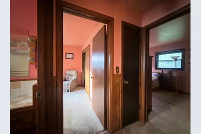 993  Middle Ridge Dr, Richfield, WI 53033 - Photo 9