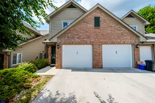 18500 Brookfield Lakes Dr, Brookfield, WI 53045 - Photo 1