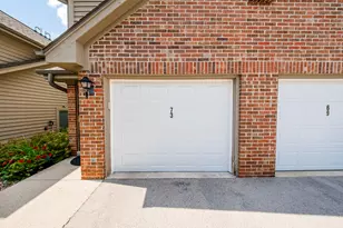 18500 Brookfield Lakes Dr, Brookfield, WI 53045 - Photo 21