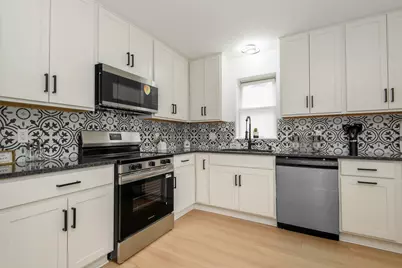 2327 W Vine St, Milwaukee, WI 53205 - Photo 5