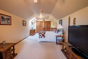 2671 W Wingate Ln, West Bend, WI 53090 - Photo 13