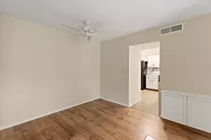 3635 N Tucker Pl, Milwaukee, WI 53222 - Photo 9