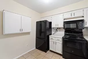 3635 N Tucker Pl, Milwaukee, WI 53222 - Photo 5