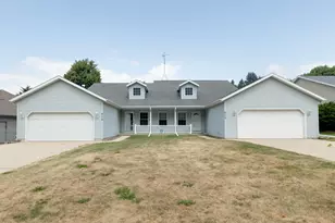 910-912 Prospect Ave, Beaver Dam, WI 53916 - Photo 1