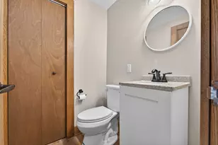 102 N Jefferson St, Racine, WI 53185 - Photo 11