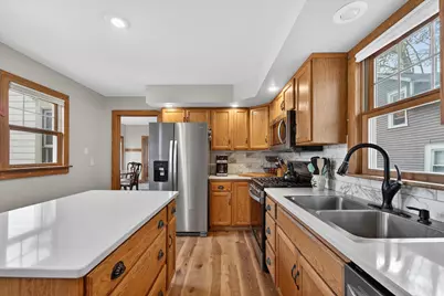 102 N Jefferson St, Racine, WI 53185 - Photo 7