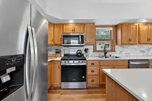 102 N Jefferson St, Racine, WI 53185 - Photo 5