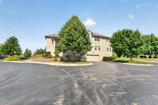 470 N Silverbrook Dr, West Bend, WI 53090 - Photo 25