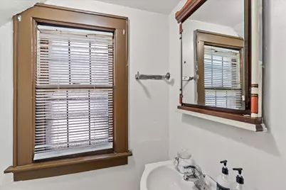 2704 N 46th St, Milwaukee, WI 53210 - Photo 17