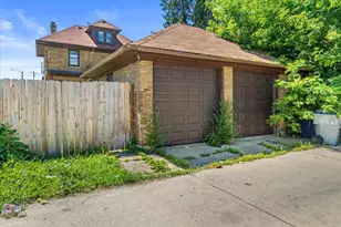 2704 N 46th St, Milwaukee, WI 53210 - Photo 33
