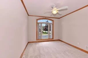 124 Meehan Cir, West Bend, WI 53095 - Photo 7