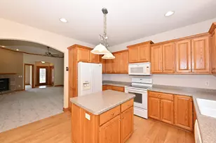 124 Meehan Cir, West Bend, WI 53095 - Photo 13