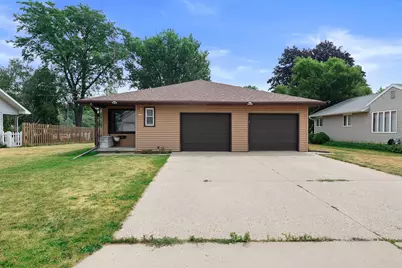1607  Neenah St, Watertown, WI 53094 - Photo 3