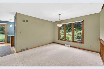 6028  Quaker Hill Rd, Racine, WI 53406 - Photo 9