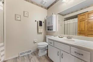 W369S4863 Needle Point Dr, Ottawa, WI 53118 - Photo 35