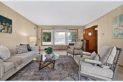 N84W12876  Ronald Dr, Menomonee Falls, WI 53051 - Photo 5