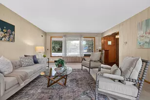 N84W12876 Ronald Dr, Menomonee Falls, WI 53051 - Photo 5