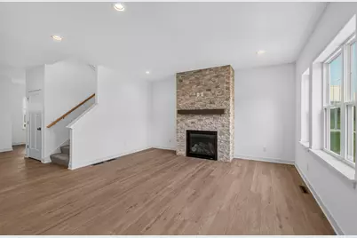122  Luxembourg Brotherhood Blvd, Belgium, WI 53004 - Photo 3