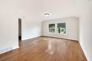 3162 S 72nd St, Milwaukee, WI 53219 - Photo 9