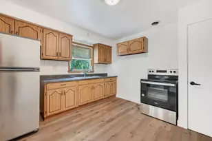 3162 S 72nd St, Milwaukee, WI 53219 - Photo 7